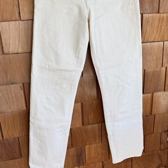 Madewell Curvy 90s Straight Jeans in Off-White - Picture 4 of 9